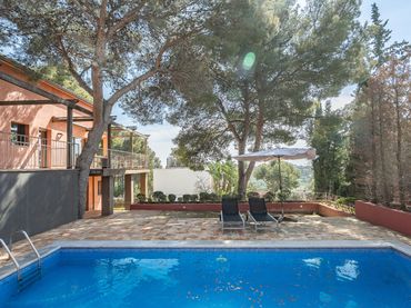 Casa amb piscina en venda a Montmar