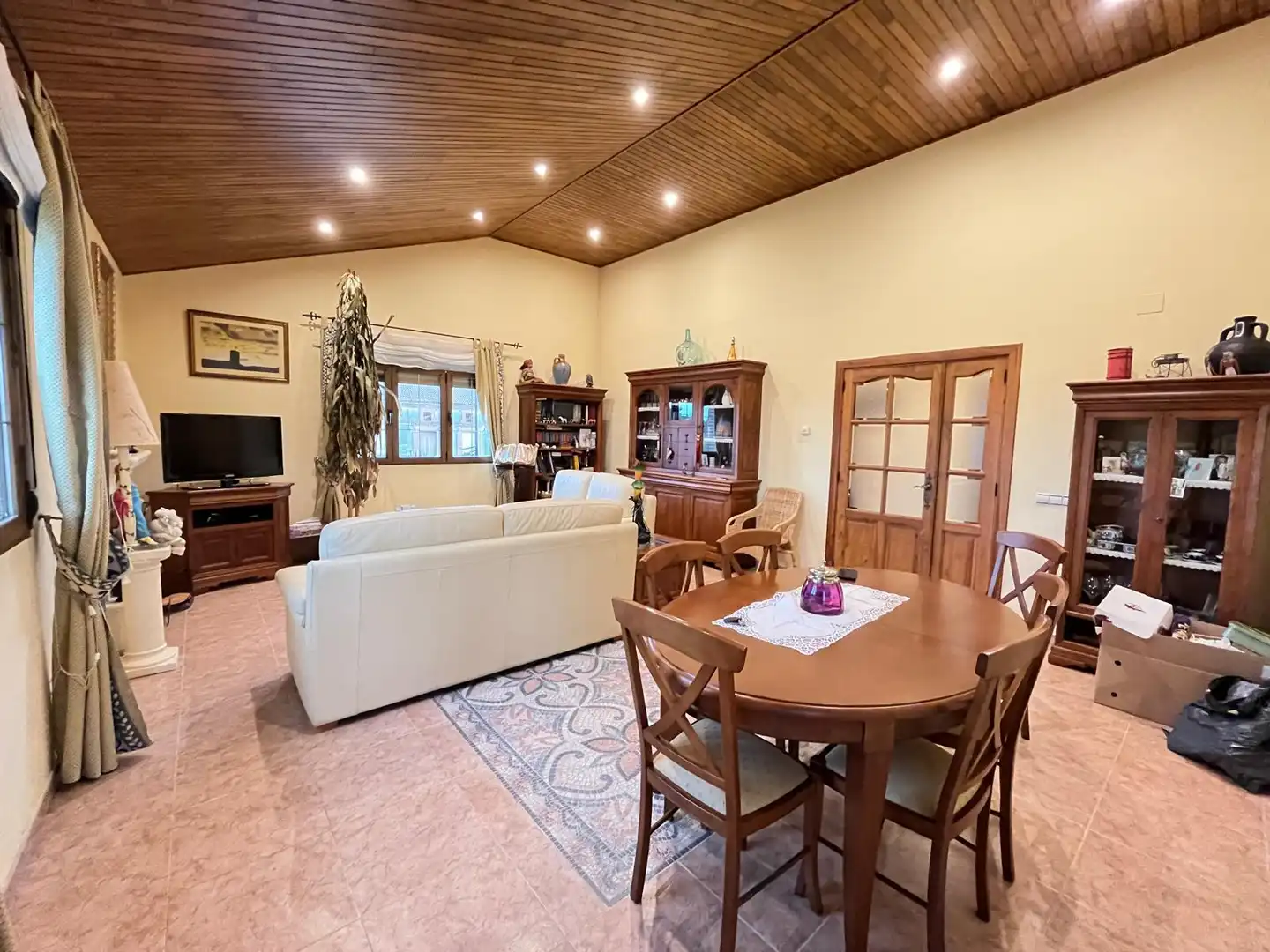 Sala de estar de Casa o chalet en venta en Cuéllar con Calefacción, Jardín privado y Terraza