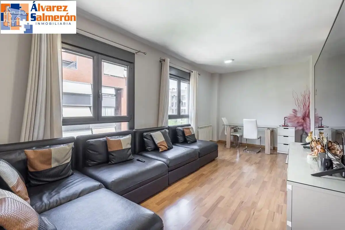Piso con piscina en venta en Calle EMIR, imagen 3