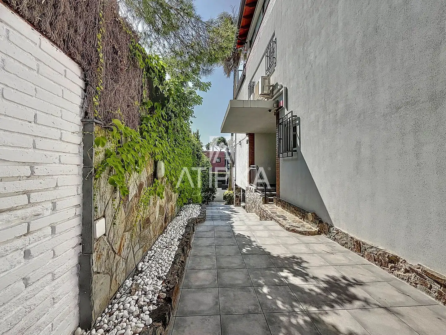 Vista exterior de Casa o xalet en venda en Castelldefels amb Aire condicionat, Calefacció i Parquet