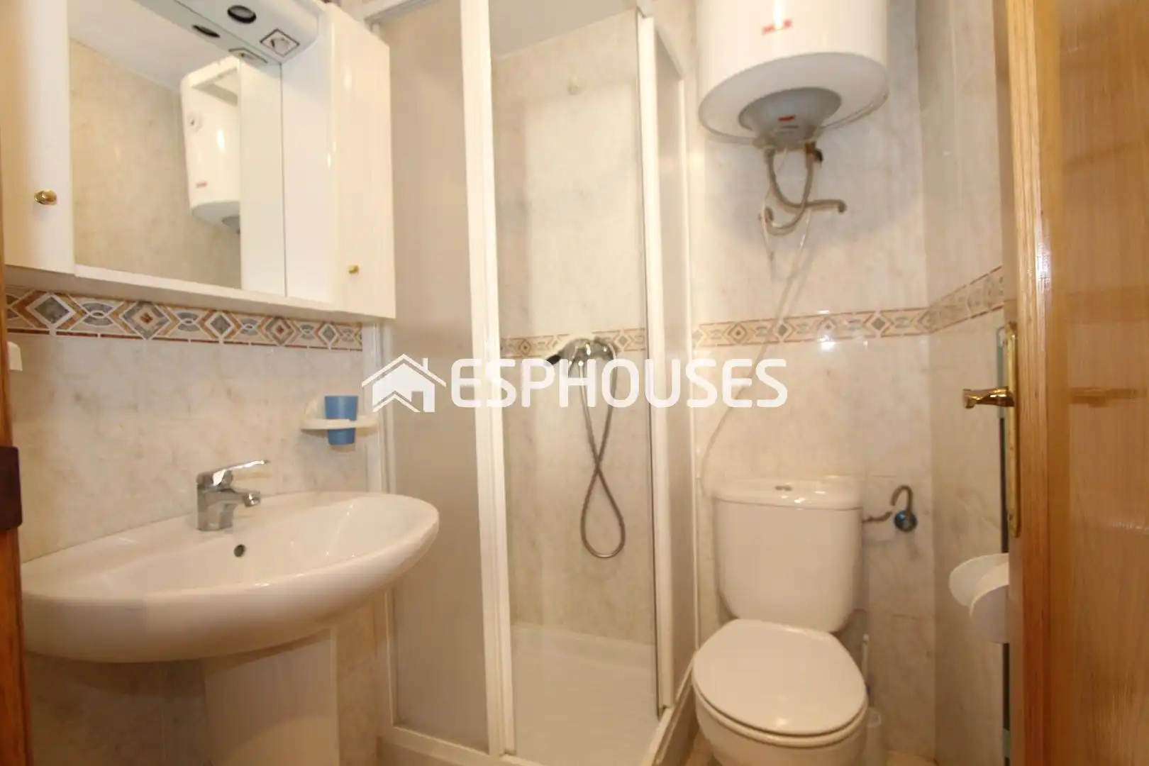 Baño de Apartamento en venta en Guardamar del Segura con Aire acondicionado, Terraza y Trastero