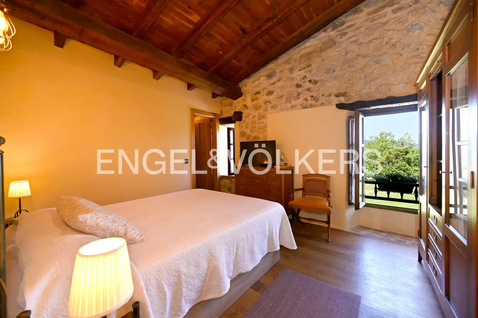 Habitación de Casa o chalet en venta en Miengo con Calefacción y Jardín privado
