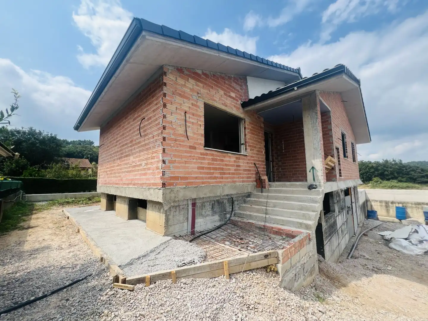 Außenansicht von Haus oder Chalet zum Verkauf in Voto mit Heizung und Abstellraum