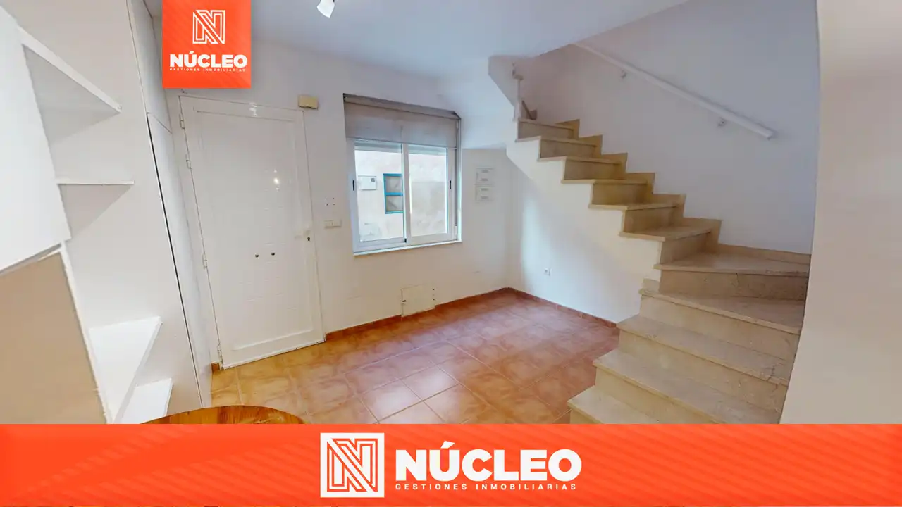 Casa adosada en venda a Agost