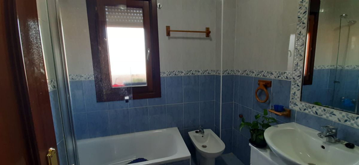 Bany de Àtic en venda en Bárcena de Cicero amb Calefacció, Terrassa i Piscina comunitària