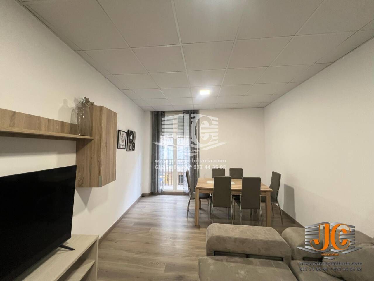 Sala d'estar de Pis de lloguer en Tortosa amb Aire condicionat, Parquet i Moblat