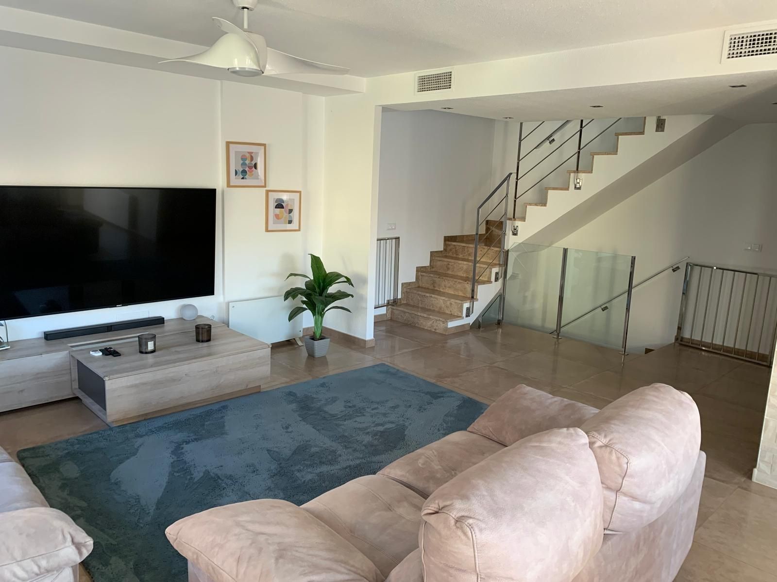 Sala d'estar de Casa adosada en venda en Dolores