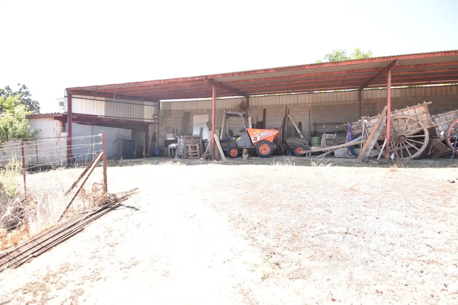 Exterior view of Industrial buildings for sale in Robleda
