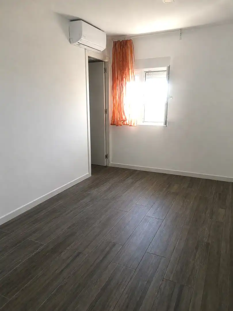 Bedroom of Flat for sale in Rota  with Air Conditioner and Storage room