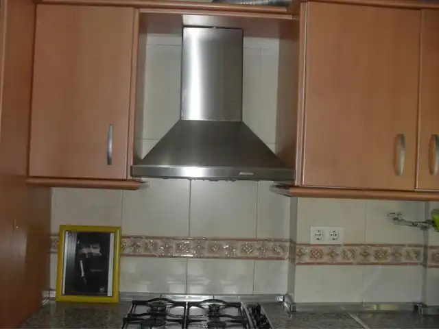 Cuina de Pis de lloguer en Granada amb Aire condicionat, Moblat i Rentadora
