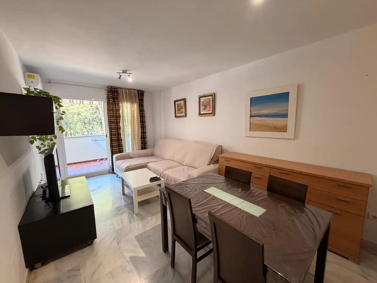 Living room of Flat for rent in Benalmádena  with Air Conditioner, Heating and Private garden