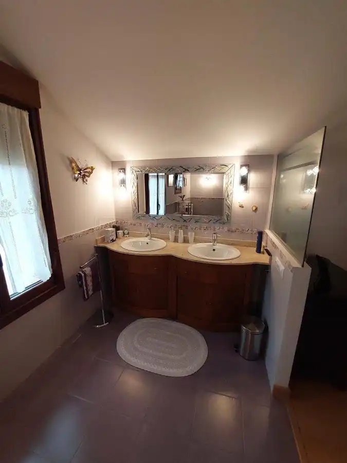 Casa con piscina en venta en Condado de Treviño, imagen 43