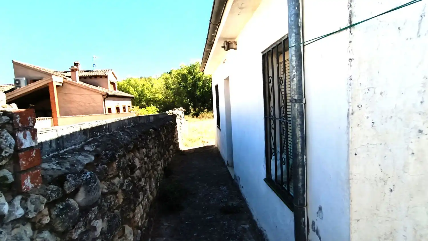 Vista exterior de Casa o chalet en venta en Muñoveros, Segovia