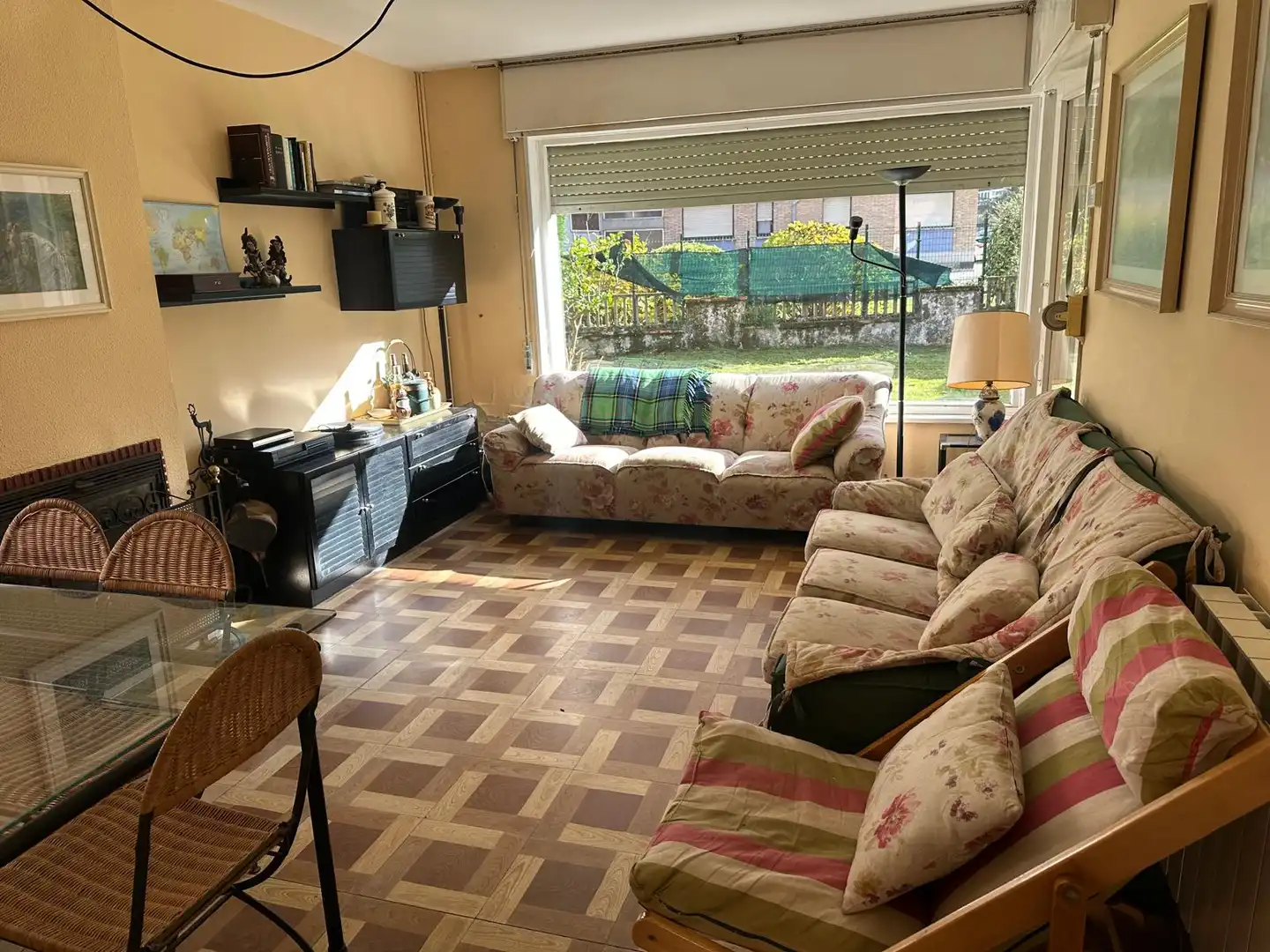 Wohnzimmer von Einfamilien-Reihenhaus zum Verkauf in Castrillón mit Heizung, Privatgarten und Terrasse