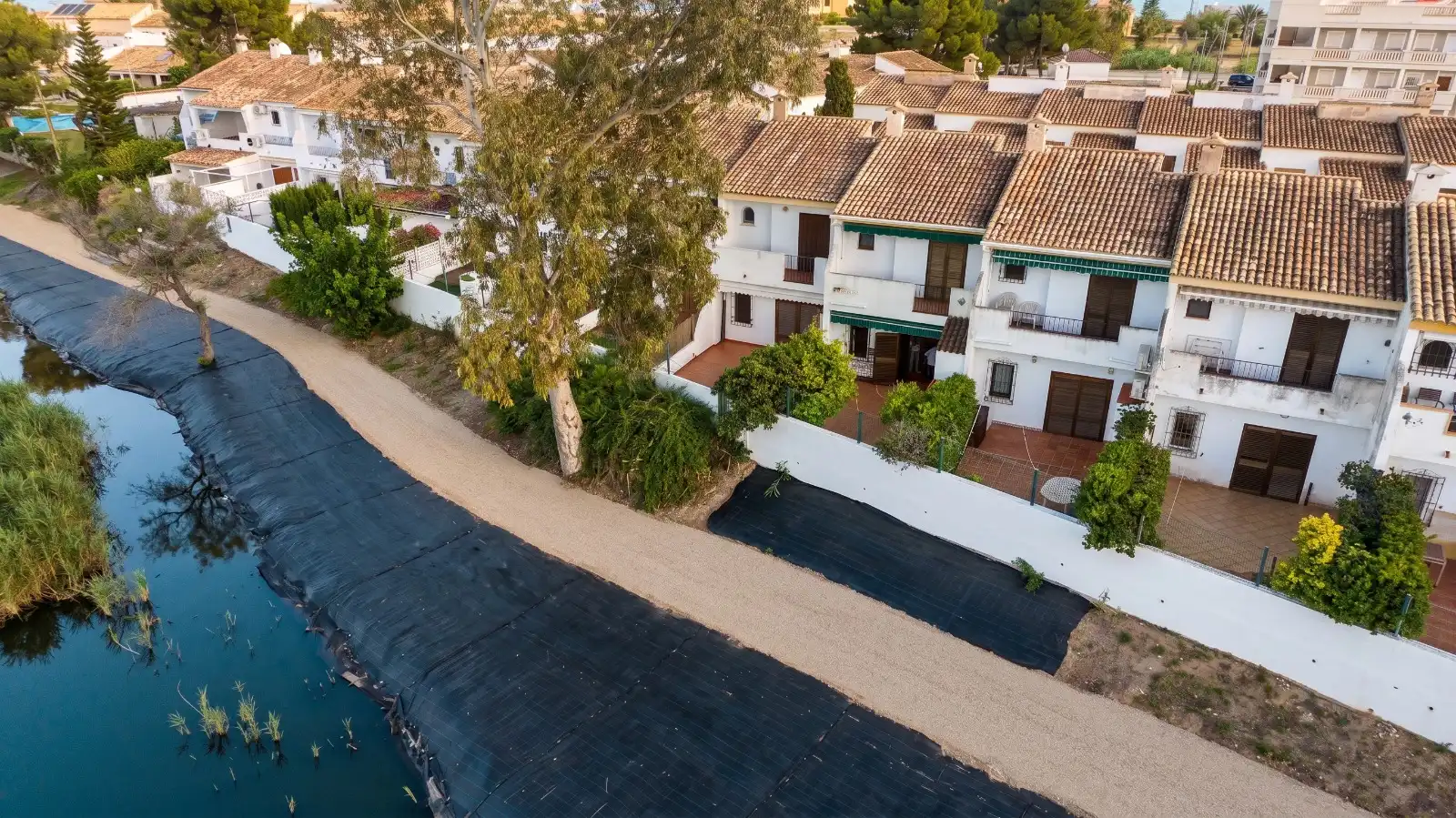 Vista exterior de Casa adosada en venda en Dénia amb Aire condicionat, Calefacció i Jardí privat