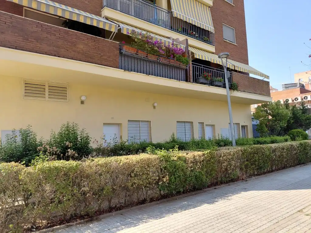 Vista exterior de Edifici en venda en Badajoz
