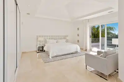 Dormitori de Casa o xalet en venda en Marbella amb Aire condicionat, Calefacció i Jardí privat