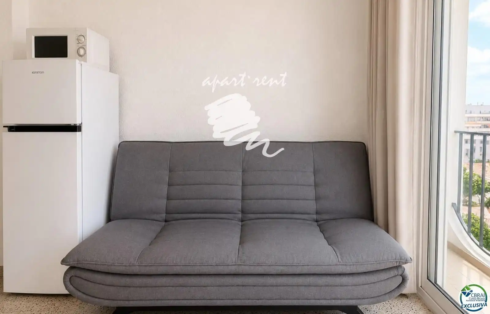 Sala de estar de Piso en venta en Empuriabrava con Calefacción, Terraza y Amueblado
