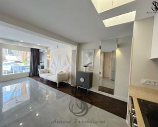 Sala d'estar de Àtic en venda en Alicante / Alacant amb Aire condicionat, Calefacció i Parquet