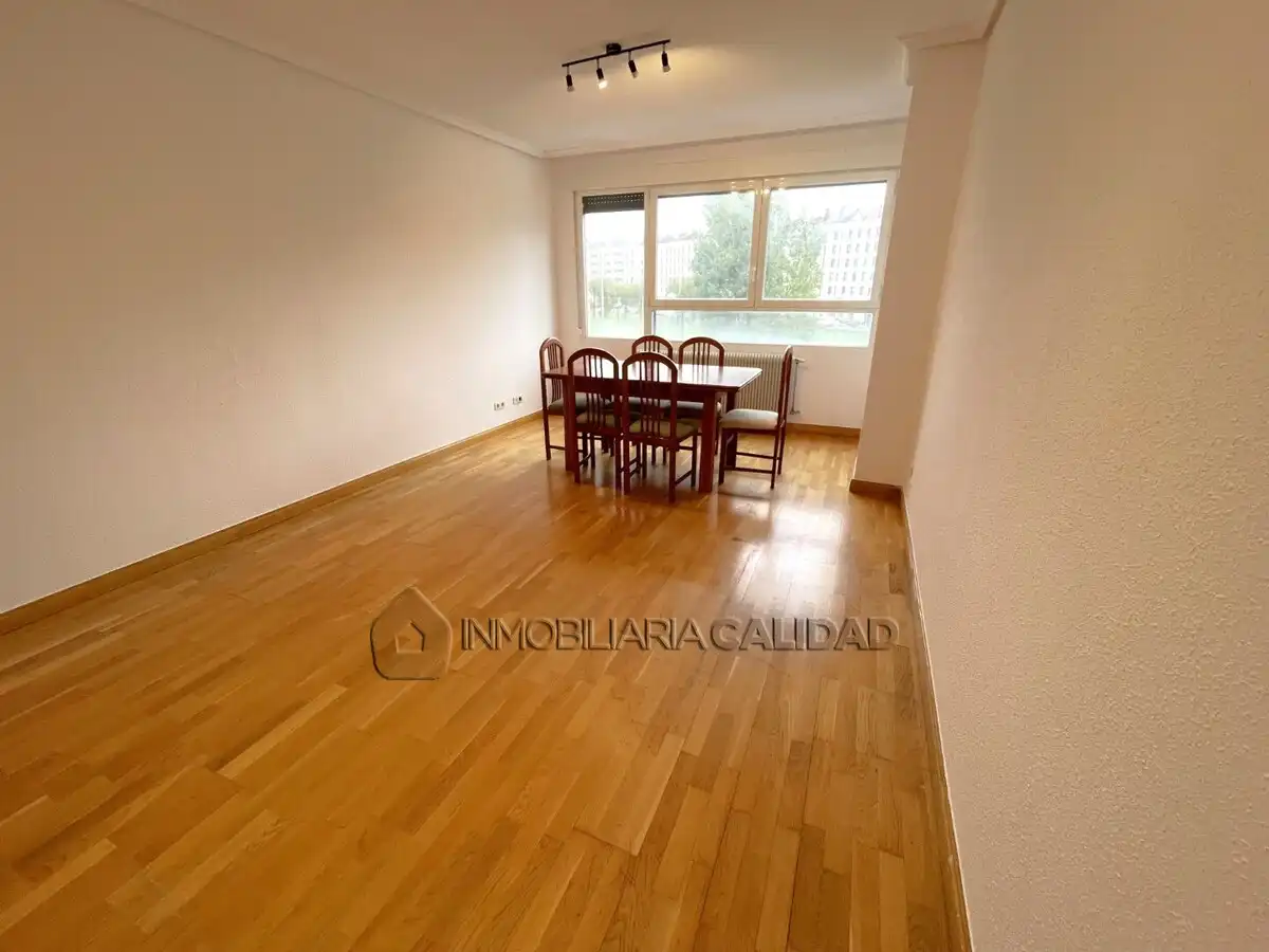 Exterior view of Flat for rent in Burgos  with Heating, Furnished and Pets allowed