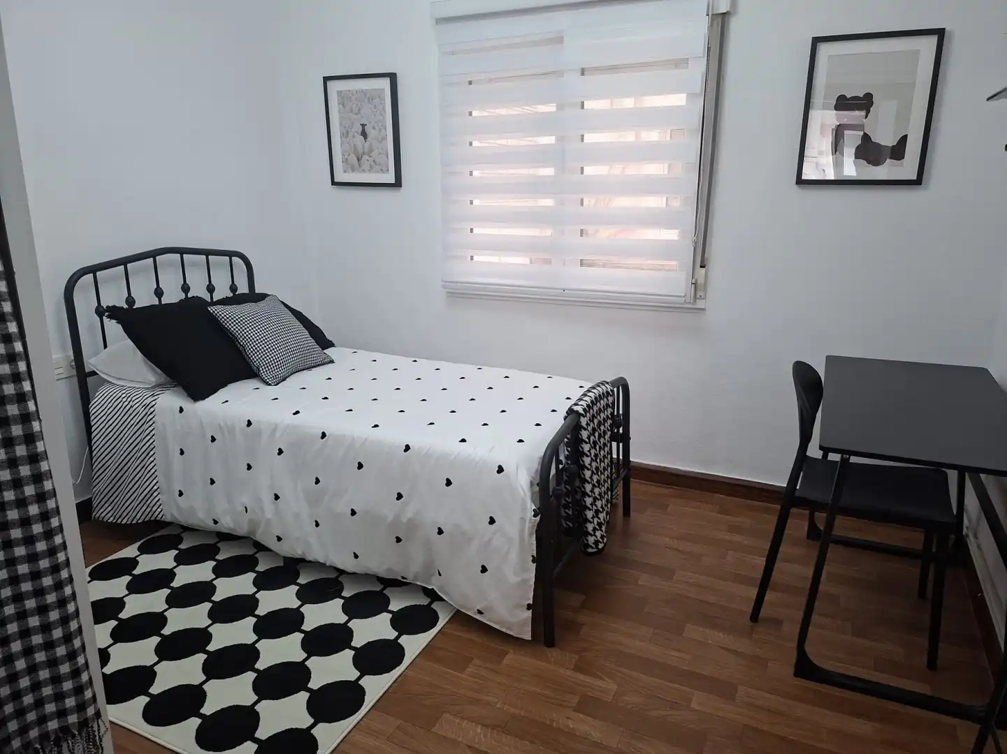 Bedroom of Flat for rent in Gijón   with Heating and Furnished