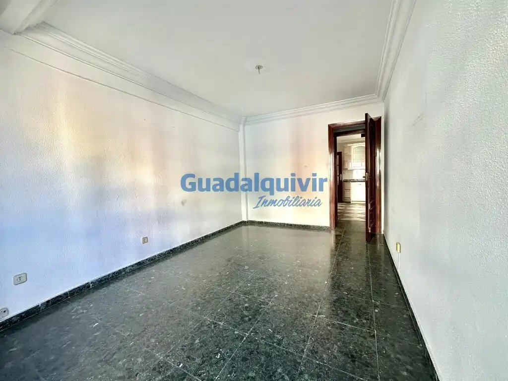 Habitación de Piso en venta en Sevilla con Aire acondicionado, Calefacción y Terraza