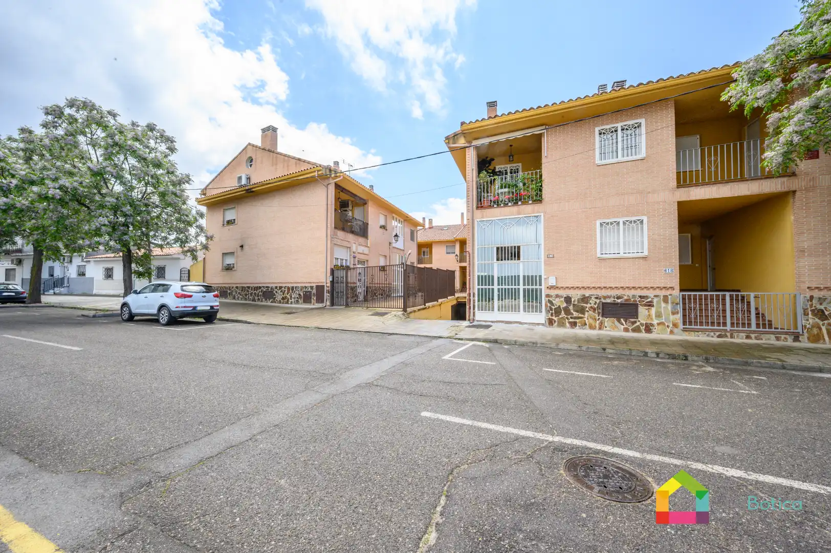 Exterior view of Detached homes for sale in Esquivias  with Air Conditioner, Heating and Balcony