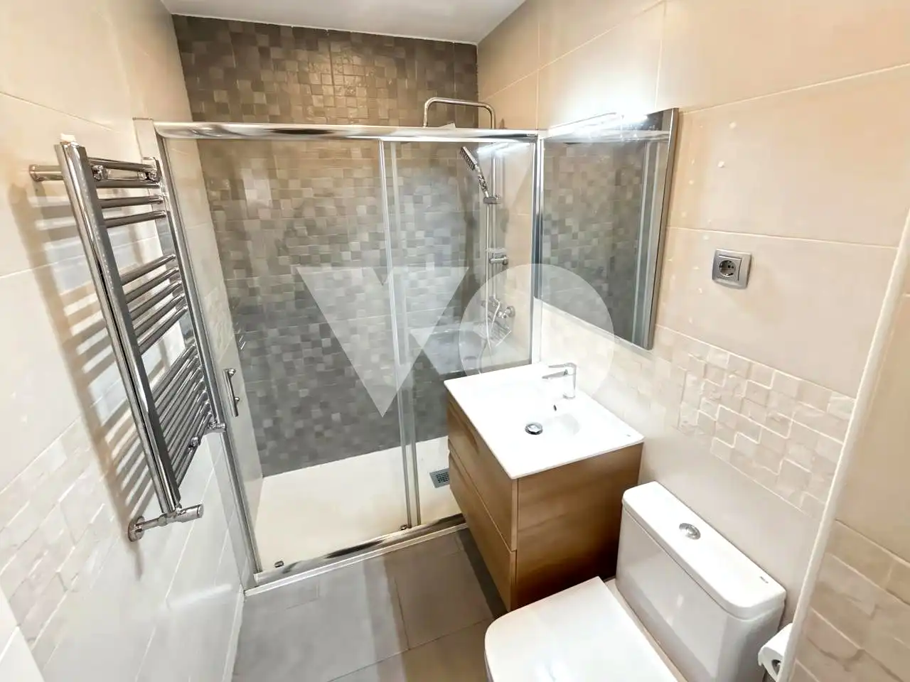 Bathroom of Attic for sale in Madrid  with Air Conditioner, Heating and Terrace