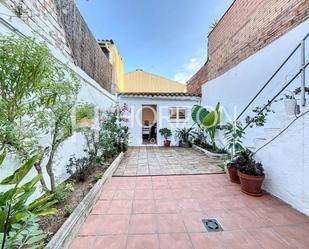 Exterior view of Single-family semi-detached for sale in Sabadell  with Air Conditioner, Private garden and Parquet flooring