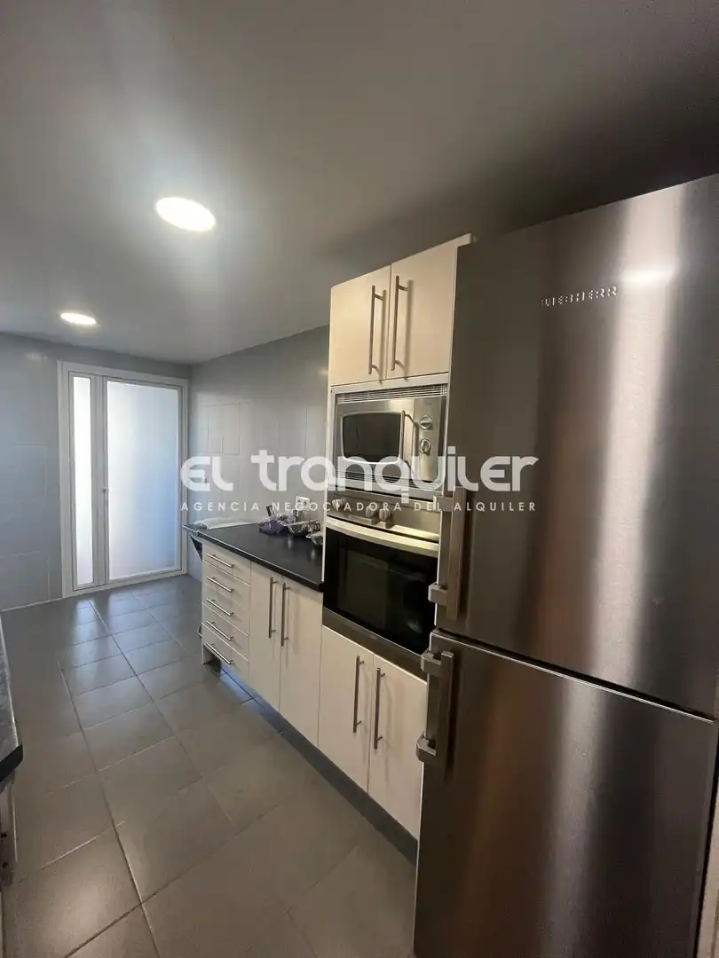 Kitchen of Flat for rent in Madrid  with Parquet flooring, Terrace and Washing machine