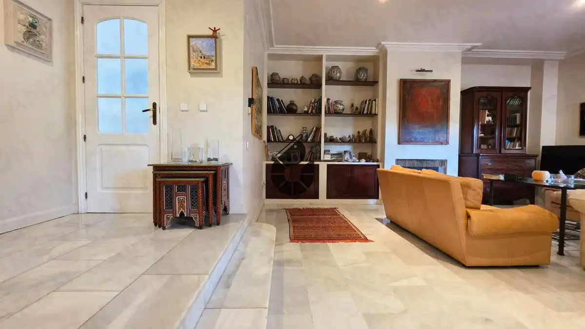 Sala de estar de Casa adosada en venta en Mairena del Aljarafe con Aire acondicionado, Jardín privado y Trastero