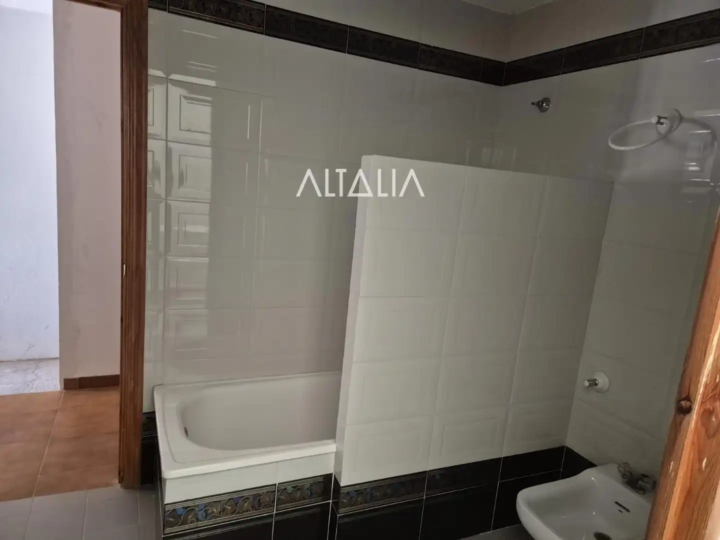 Bathroom of Flat for sale in Cervera del Llano  with Furnished