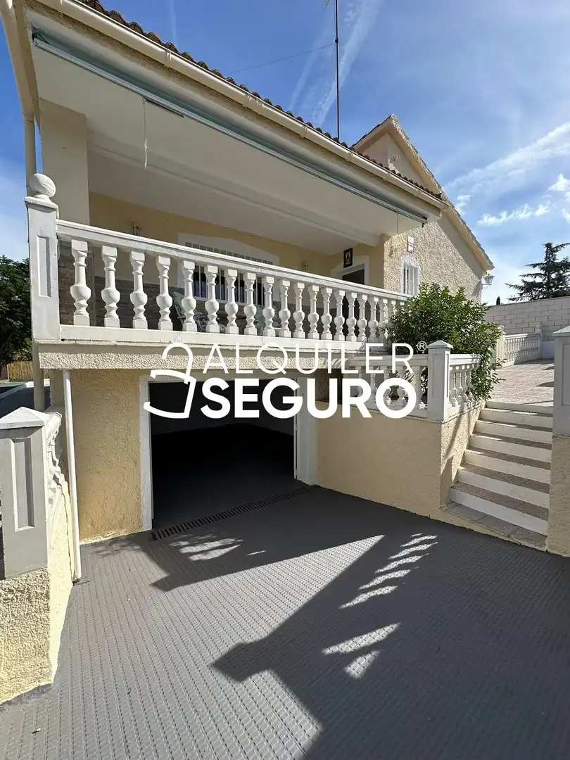 Parking of Houses for rent in Casarrubios del Monte  with Heating, Terrace and Storage room