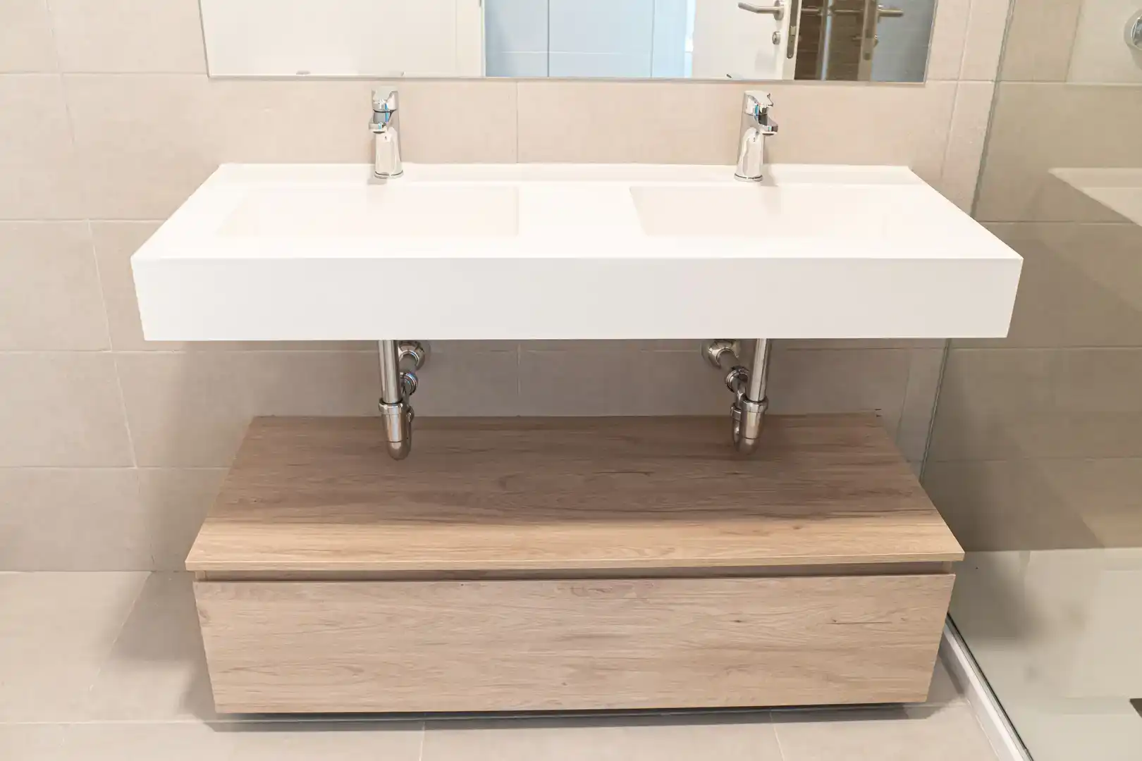 Bathroom of Flat for sale in Estepona  with Air Conditioner, Terrace and Swimming Pool
