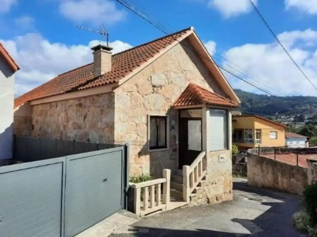 Vista exterior de Casa o chalet en venta en Vigo  con Calefacción y Amueblado