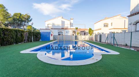 Foto 2 de Casa adosada en venta en Carrer Mont-roig de Sio, El Casalot, Mont-roig del Camp