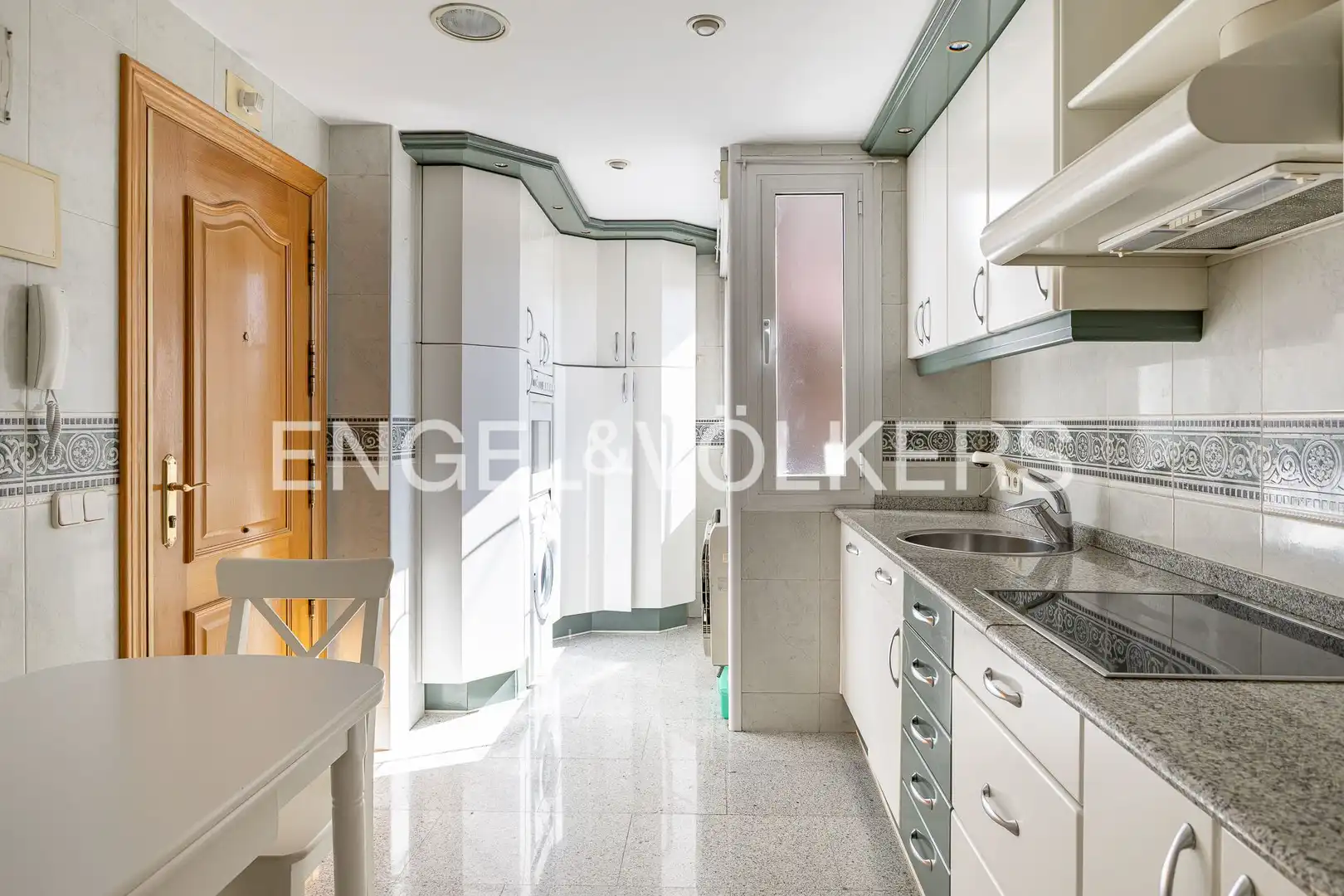 Kitchen of Flat for rent in Madrid  with Air Conditioner, Heating and Private garden