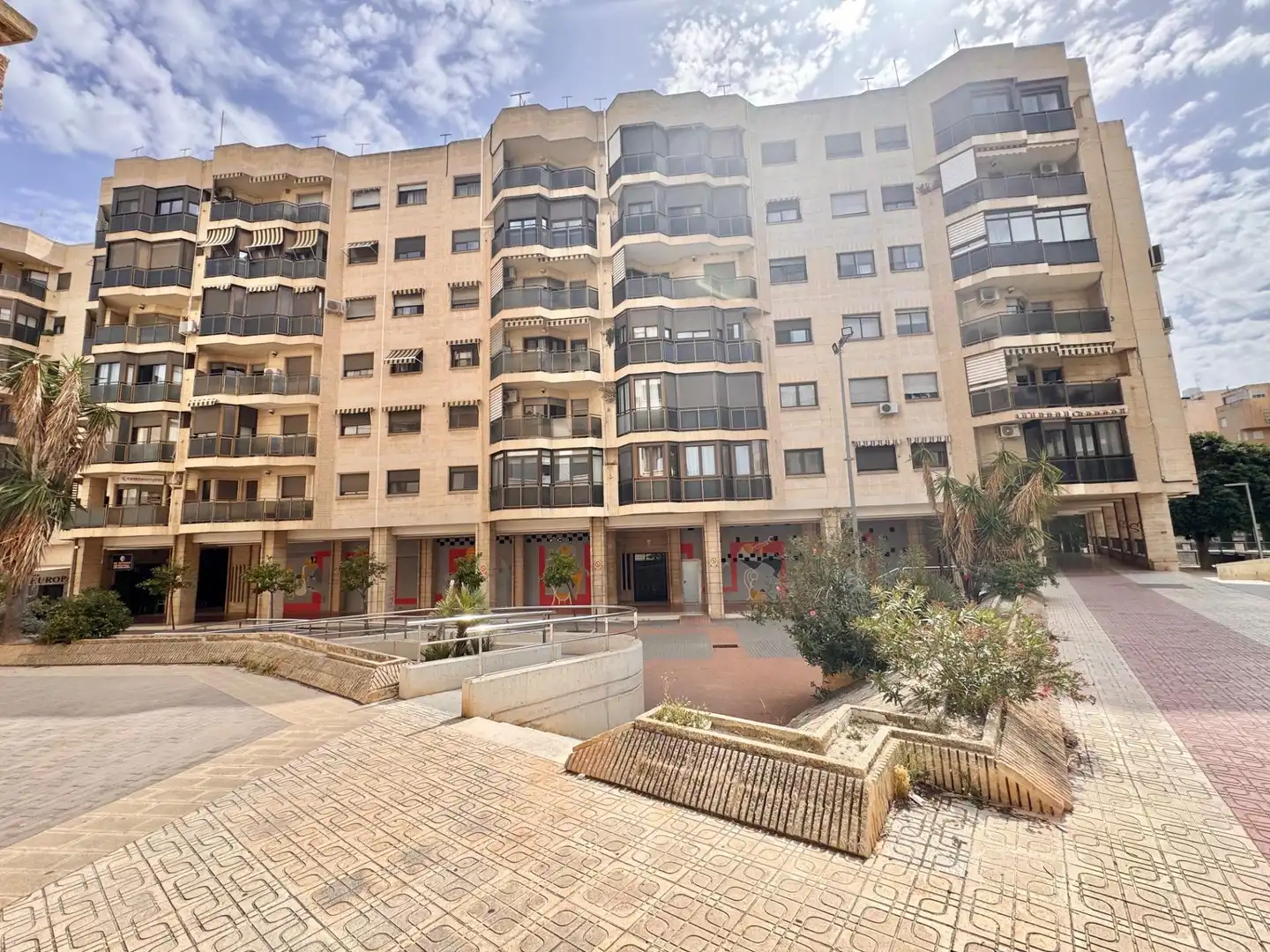 Vista exterior de Ático en venta en Orihuela con Aire acondicionado, Calefacción y Terraza