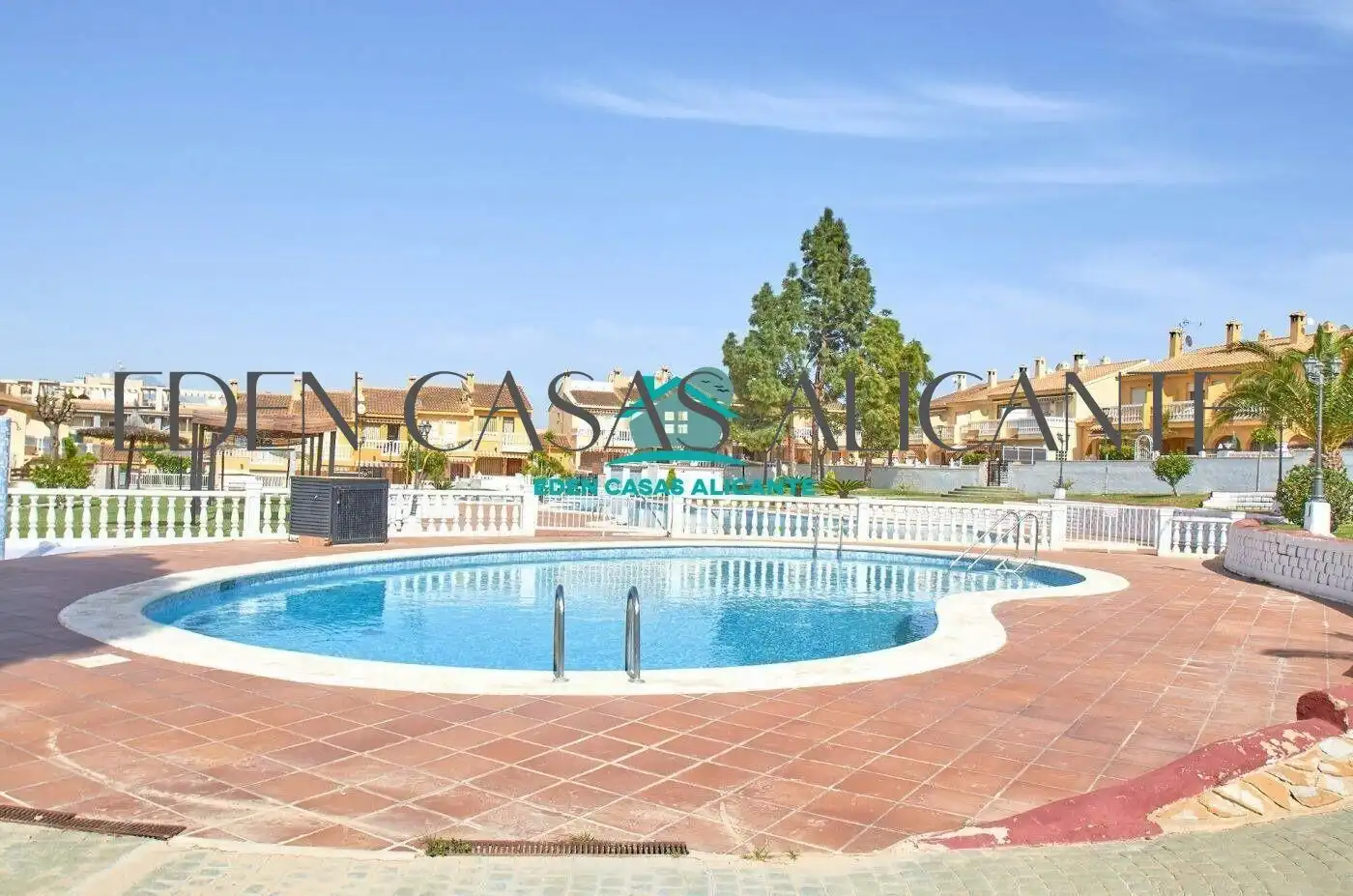 Piscina de Casa adosada en venta en El Campello con Aire acondicionado, Jardín privado y Terraza