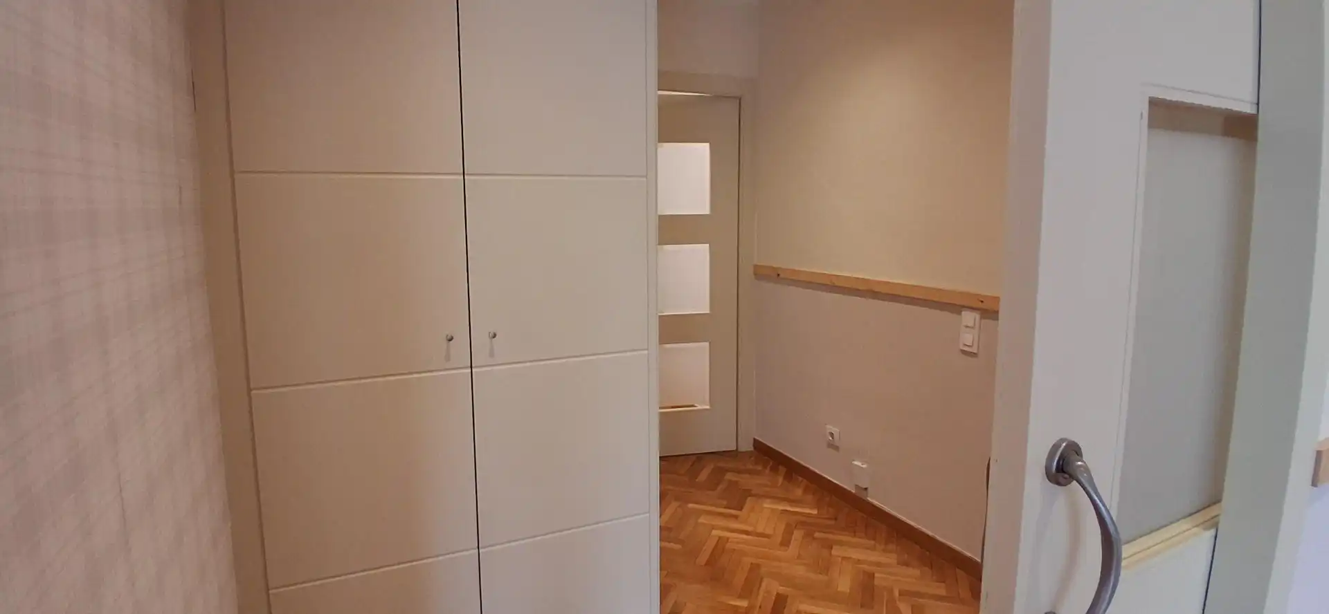 Wohnung zum Verkauf in Sabadell mit Heizung, Parkett und Ofen