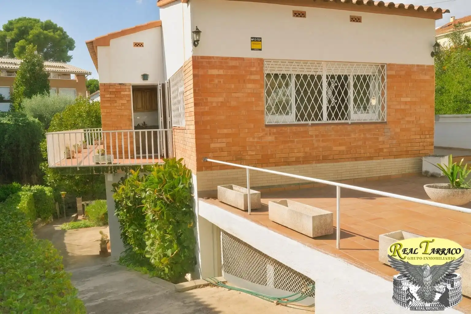 Vista exterior de Casa o chalet en venta en El Masnou con Jardín privado