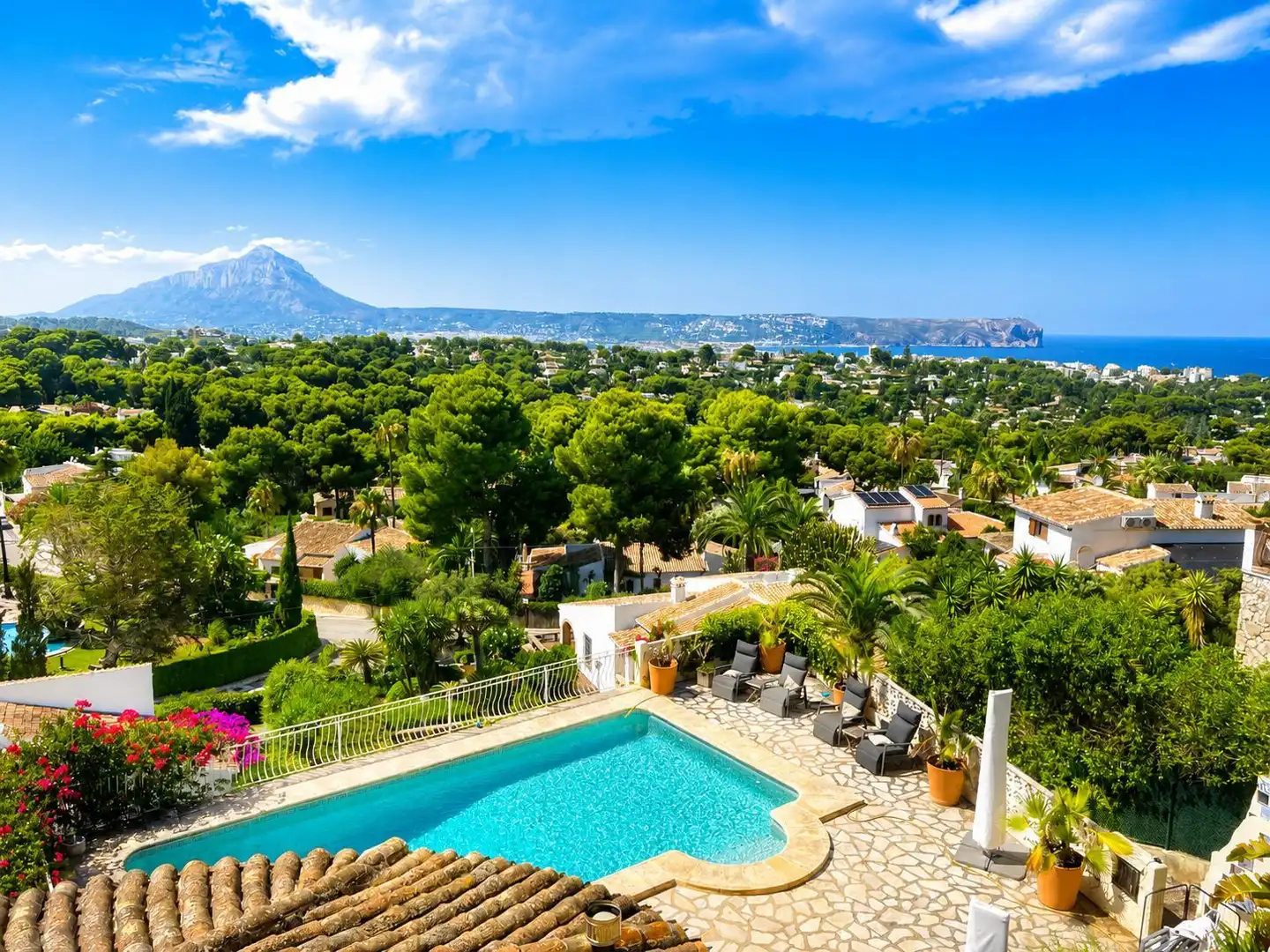 Vista exterior de Casa o xalet en venda en Jávea / Xàbia amb Aire condicionat, Calefacció i Jardí privat