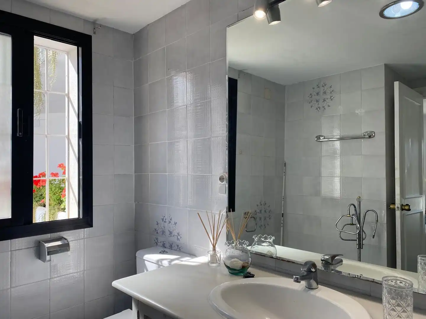 Baño de Piso de alquiler en Marbella con Amueblado y Se aceptan mascotas