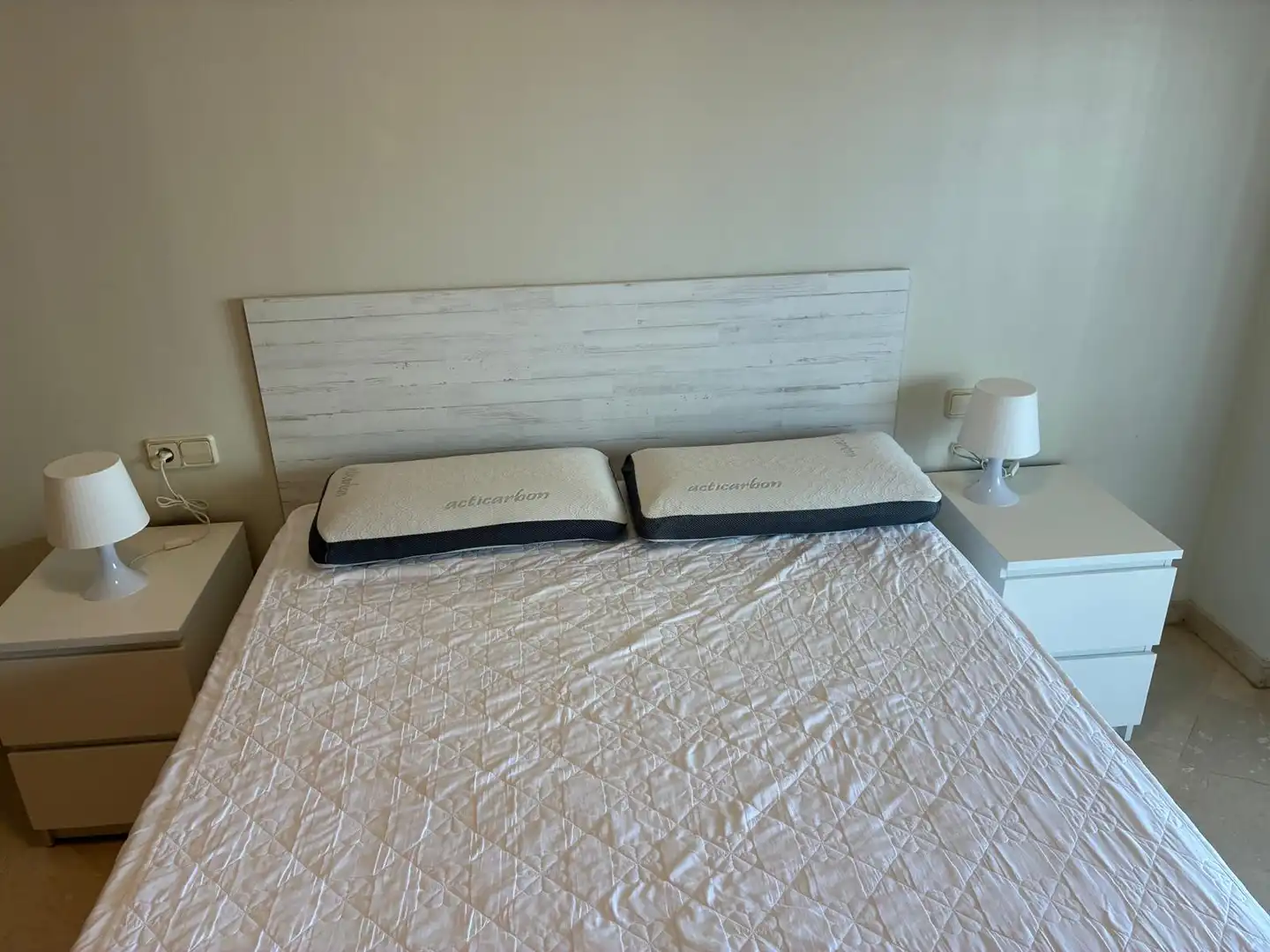 Dormitori de Apartament de lloguer en Valencia amb Aire condicionat, Calefacció i Terrassa