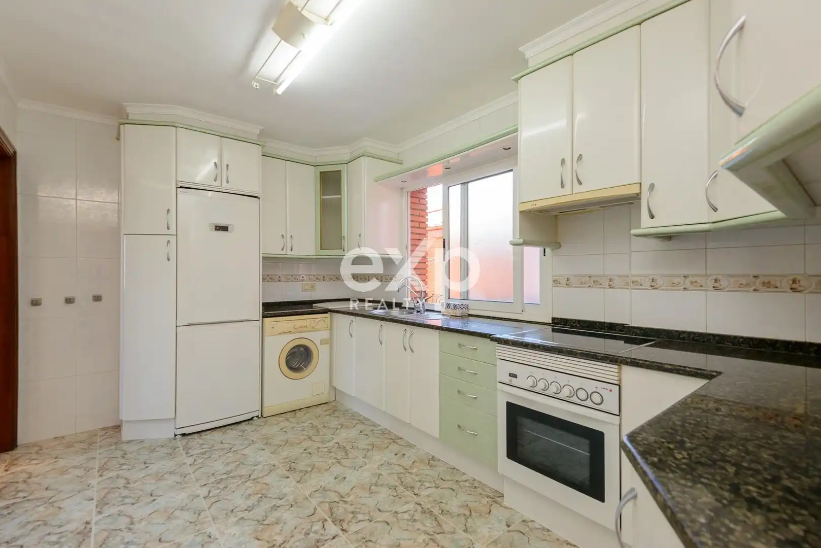 Cocina de Piso en venta en Gijón  con Calefacción y Amueblado