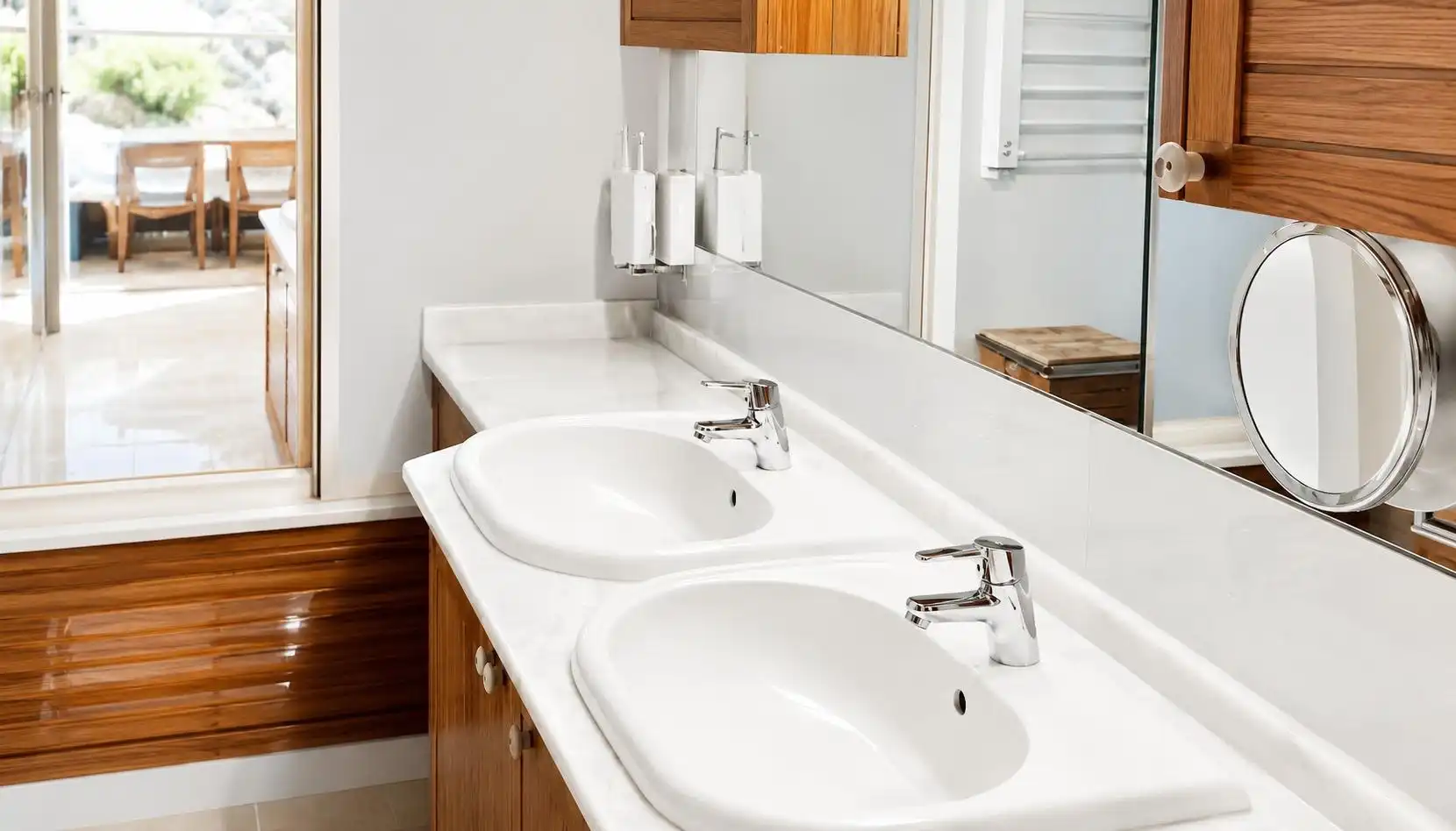Badezimmer von Erdgeschoss zum Verkauf in  Palma de Mallorca mit Klimaanlage, Privatgarten und Abstellraum