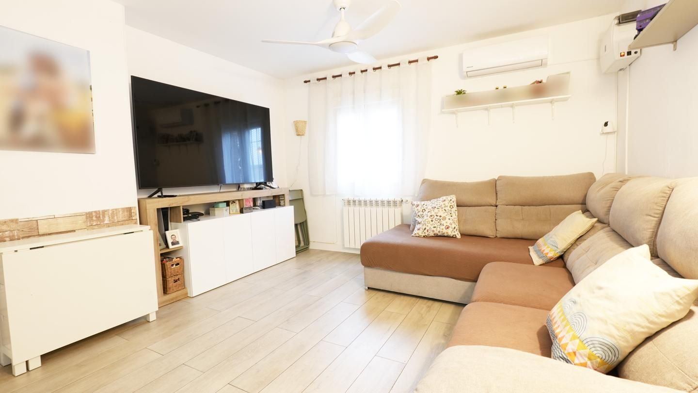 Sala de estar de Planta baja en venta en  Madrid Capital con Aire acondicionado, Calefacción y Trastero