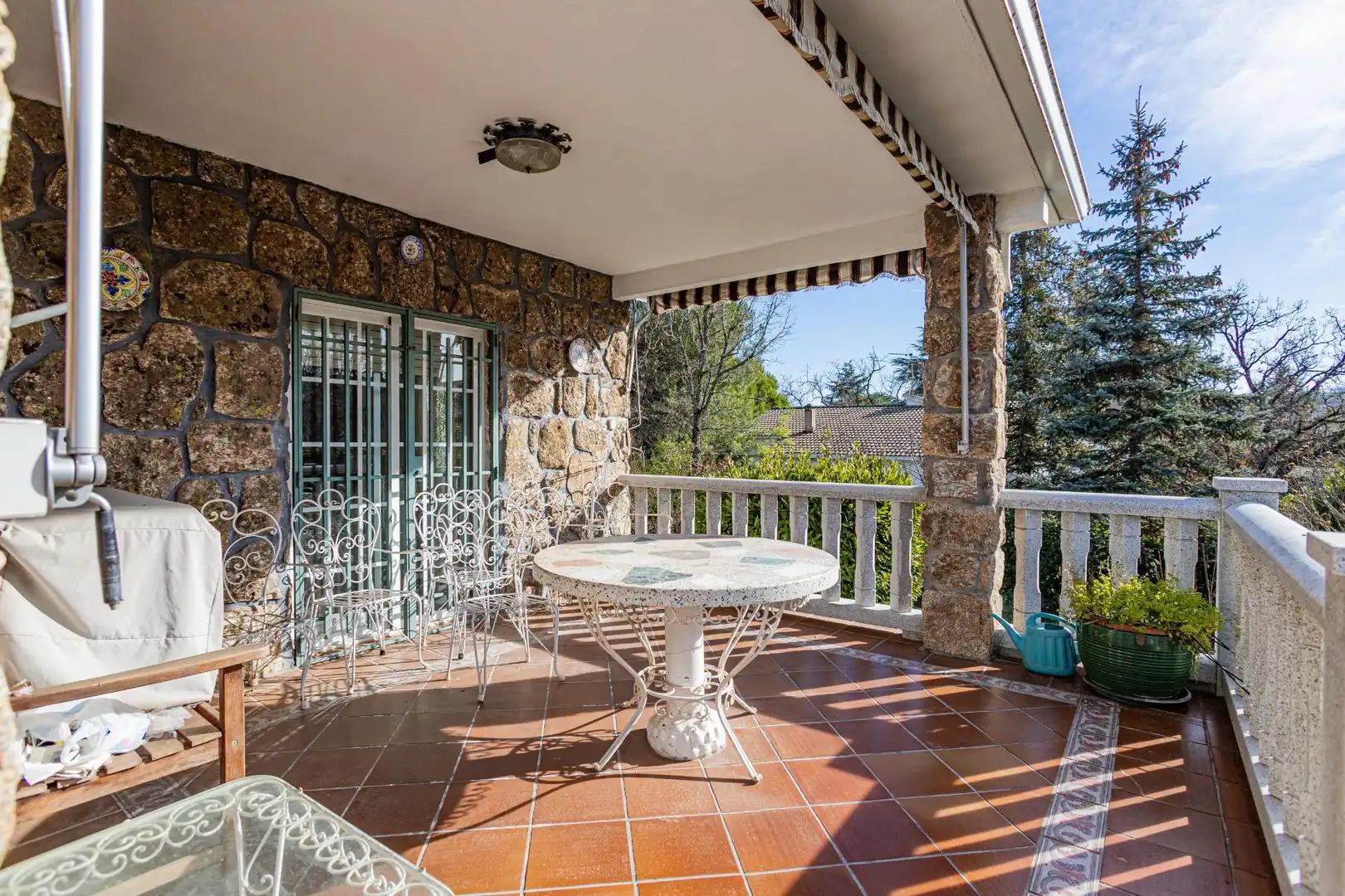 Terrassa de Casa o xalet en venda en Miraflores de la Sierra amb Calefacció, Jardí privat i Terrassa