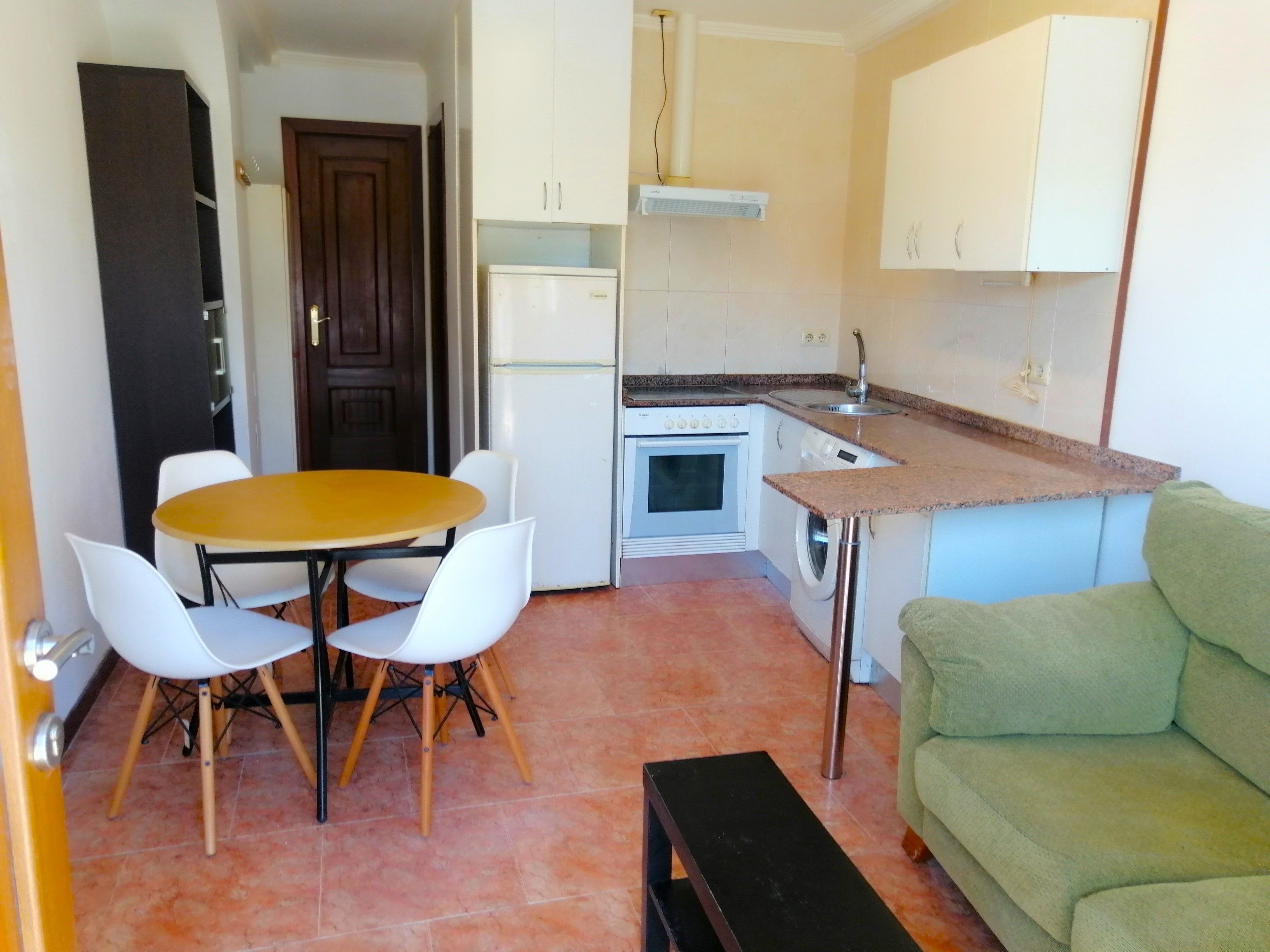 Estudio de alquiler en Rúa Carballos, Dexo  -Lorbé