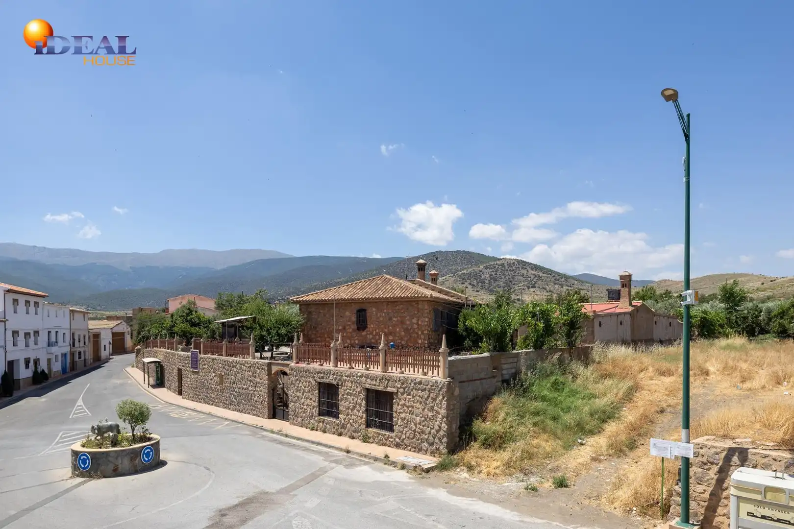 Vista exterior de Casa o chalet en venta en Huéneja con Aire acondicionado y Trastero